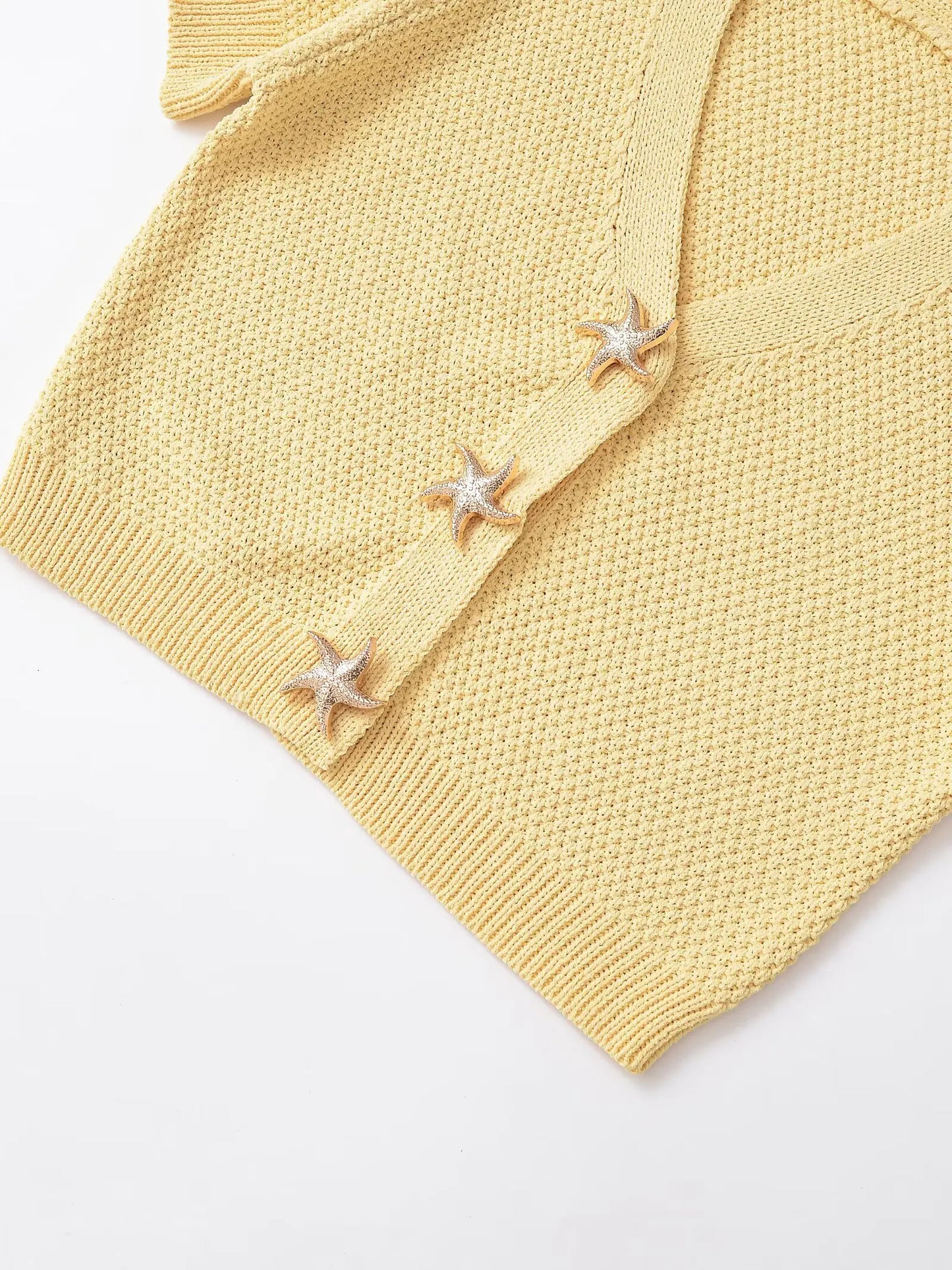 Star Button Short-Sleeved V-neck Knitted Jacket
